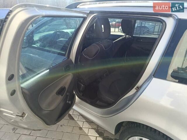 Сірий Пежо 206, об'ємом двигуна 1.36 л та пробігом 264 тис. км за 3400 $, фото 14 на Automoto.ua