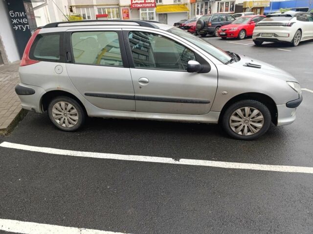 Серый Пежо 206, объемом двигателя 1.4 л и пробегом 270 тыс. км за 3350 $, фото 3 на Automoto.ua
