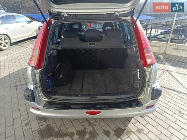 Сірий Пежо 206, об'ємом двигуна 1.36 л та пробігом 264 тис. км за 3400 $, фото 5 на Automoto.ua