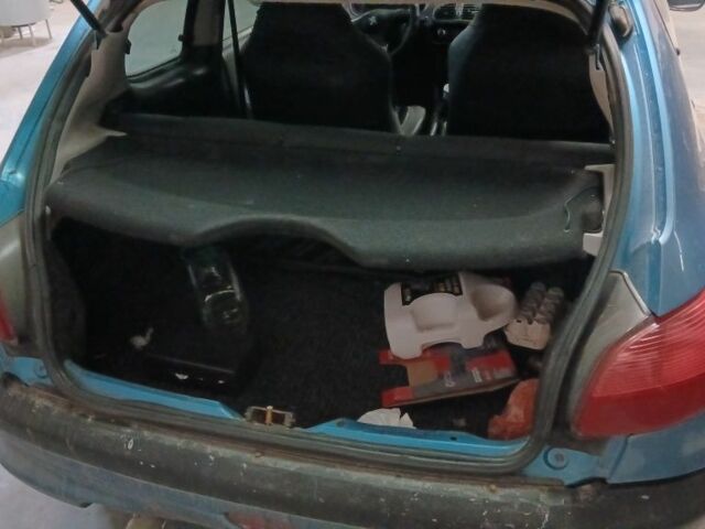 Синий Пежо 206, объемом двигателя 1 л и пробегом 230 тыс. км за 1000 $, фото 4 на Automoto.ua