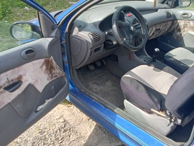 Синій Пежо 206, об'ємом двигуна 1.1 л та пробігом 300 тис. км за 1451 $, фото 4 на Automoto.ua