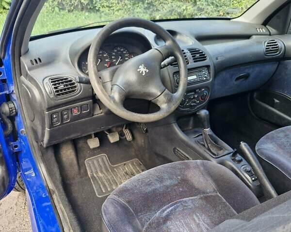 Синий Пежо 206, объемом двигателя 1.36 л и пробегом 272 тыс. км за 2600 $, фото 4 на Automoto.ua