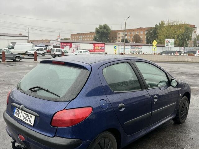 Пежо 206 2000 в Тульчине на Automoto.ua Синий Пежо 206, объемом двигателя 1.6 л и пробегом 250 тыс. км за 1250 $, фото 1 на Automoto.ua
