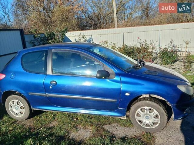 Синий Пежо 206, объемом двигателя 1.1 л и пробегом 141 тыс. км за 1700 $, фото 2 на Automoto.ua