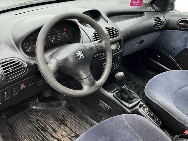 Пежо 206 2000 в Тульчине на Automoto.ua Синий Пежо 206, объемом двигателя 1.6 л и пробегом 250 тыс. км за 1250 $, фото 4 на Automoto.ua