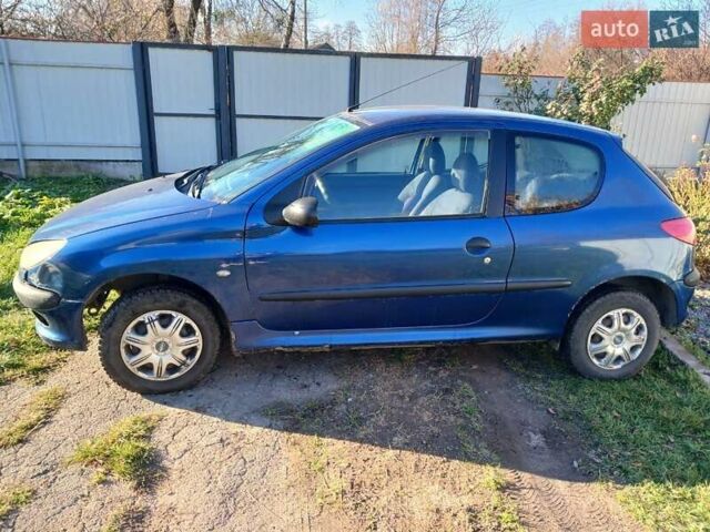 Синий Пежо 206, объемом двигателя 1.1 л и пробегом 141 тыс. км за 1700 $, фото 6 на Automoto.ua