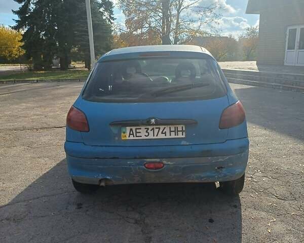 Синий Пежо 206, объемом двигателя 1.4 л и пробегом 300 тыс. км за 2500 $, фото 6 на Automoto.ua