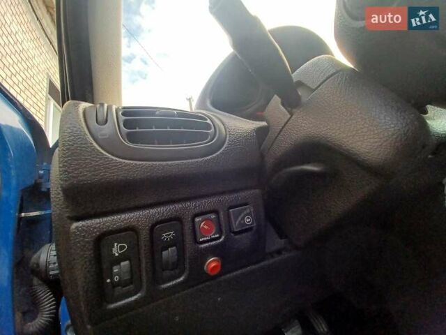 Синий Пежо 206, объемом двигателя 1.6 л и пробегом 202 тыс. км за 2900 $, фото 10 на Automoto.ua