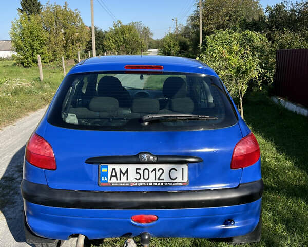 Синій Пежо 206, об'ємом двигуна 1.12 л та пробігом 195 тис. км за 3000 $, фото 3 на Automoto.ua