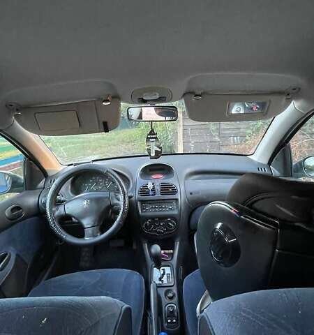 Синий Пежо 206, объемом двигателя 1.36 л и пробегом 208 тыс. км за 3100 $, фото 9 на Automoto.ua