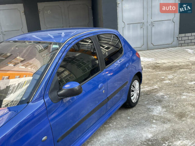 Синий Пежо 206, объемом двигателя 1.4 л и пробегом 268 тыс. км за 2200 $, фото 5 на Automoto.ua