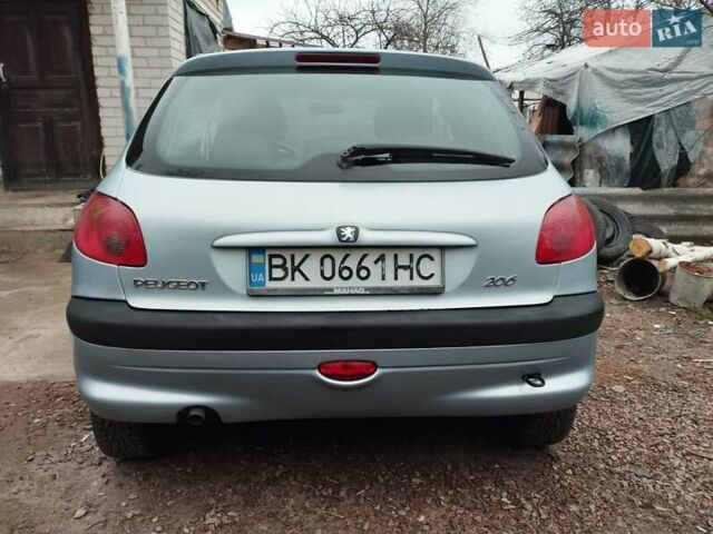 Синий Пежо 206, объемом двигателя 1.4 л и пробегом 275 тыс. км за 2450 $, фото 6 на Automoto.ua