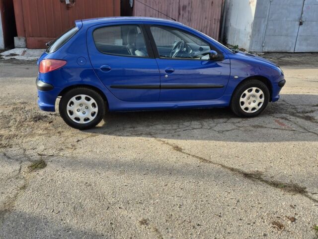 Синій Пежо 206, об'ємом двигуна 1.4 л та пробігом 188 тис. км за 2700 $, фото 3 на Automoto.ua