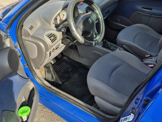 Синій Пежо 206, об'ємом двигуна 1.4 л та пробігом 188 тис. км за 2700 $, фото 5 на Automoto.ua
