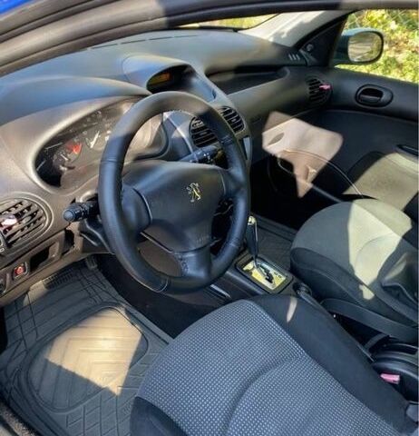 Синій Пежо 206, об'ємом двигуна 1.4 л та пробігом 185 тис. км за 3200 $, фото 6 на Automoto.ua