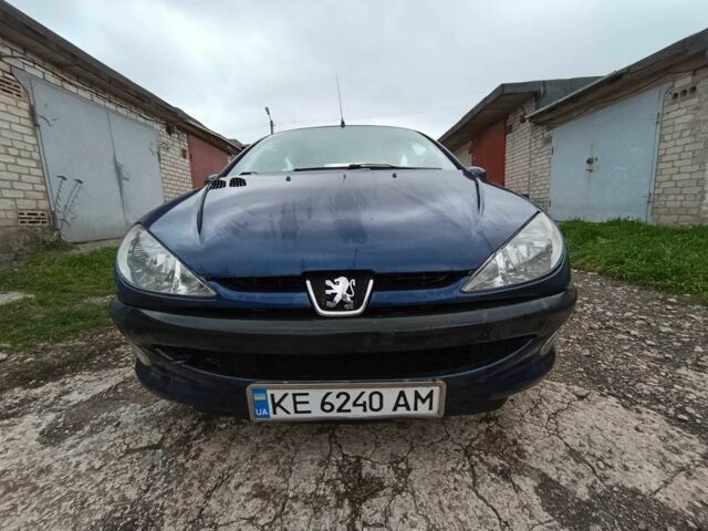 Синий Пежо 206, объемом двигателя 2 л и пробегом 269 тыс. км за 2450 $, фото 5 на Automoto.ua