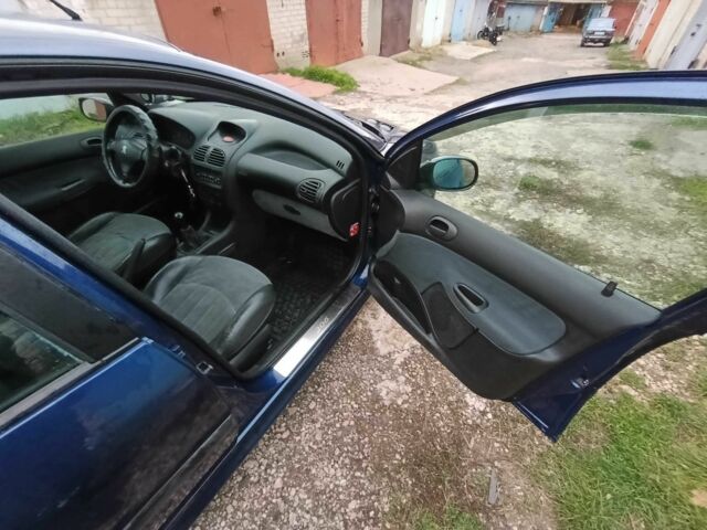 Синий Пежо 206, объемом двигателя 2 л и пробегом 269 тыс. км за 2450 $, фото 4 на Automoto.ua