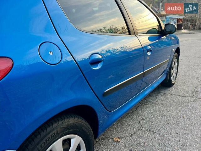 Синий Пежо 206, объемом двигателя 1.4 л и пробегом 133 тыс. км за 5500 $, фото 13 на Automoto.ua