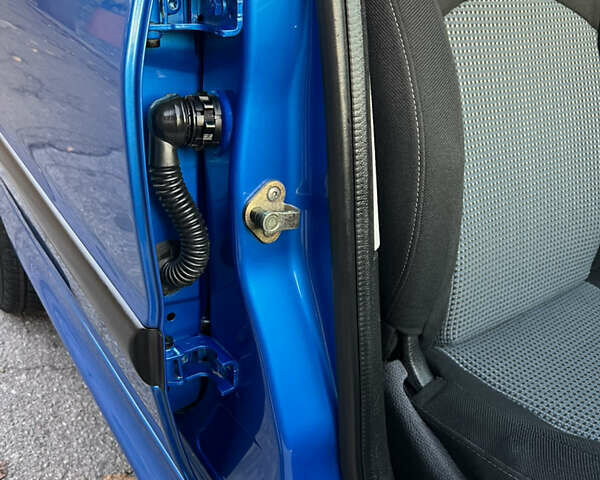 Синий Пежо 206, объемом двигателя 1.4 л и пробегом 133 тыс. км за 5500 $, фото 81 на Automoto.ua