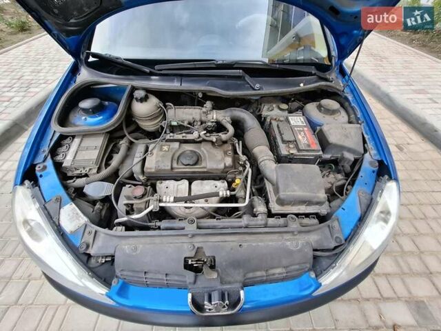 Синій Пежо 206, об'ємом двигуна 1.36 л та пробігом 226 тис. км за 3000 $, фото 18 на Automoto.ua