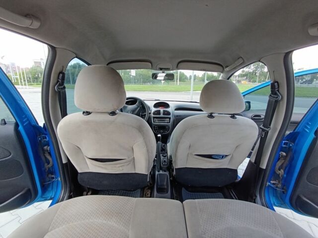 Синий Пежо 206, объемом двигателя 1.4 л и пробегом 175 тыс. км за 3200 $, фото 7 на Automoto.ua