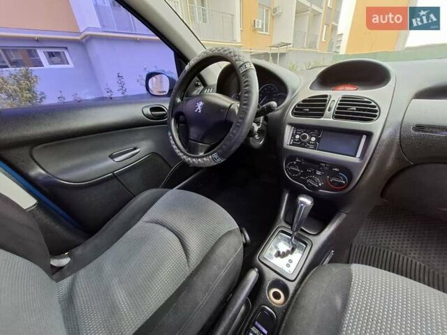 Синій Пежо 206, об'ємом двигуна 1.36 л та пробігом 226 тис. км за 3000 $, фото 15 на Automoto.ua
