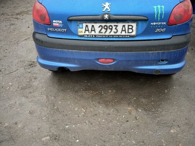 Синий Пежо 206, объемом двигателя 1.4 л и пробегом 197 тыс. км за 2200 $, фото 4 на Automoto.ua