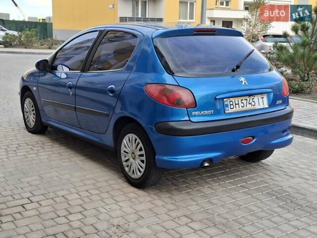 Синій Пежо 206, об'ємом двигуна 1.36 л та пробігом 226 тис. км за 3000 $, фото 5 на Automoto.ua