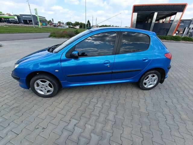 Синий Пежо 206, объемом двигателя 1.4 л и пробегом 175 тыс. км за 3200 $, фото 1 на Automoto.ua