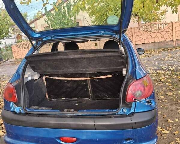 Синій Пежо 206, об'ємом двигуна 1.36 л та пробігом 195 тис. км за 2800 $, фото 2 на Automoto.ua