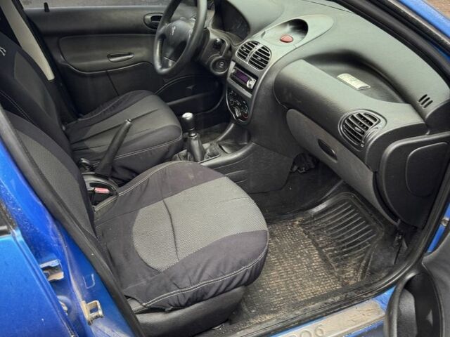 Синий Пежо 206, объемом двигателя 1.4 л и пробегом 197 тыс. км за 2200 $, фото 5 на Automoto.ua