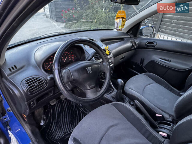 Синий Пежо 206, объемом двигателя 1.4 л и пробегом 201 тыс. км за 2500 $, фото 13 на Automoto.ua
