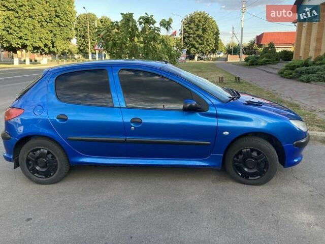 Синій Пежо 206, об'ємом двигуна 1.36 л та пробігом 358 тис. км за 3900 $, фото 1 на Automoto.ua