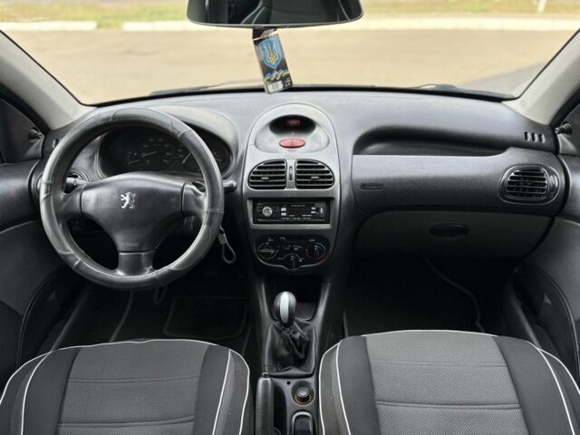 Синій Пежо 206, об'ємом двигуна 1.4 л та пробігом 200 тис. км за 3450 $, фото 11 на Automoto.ua