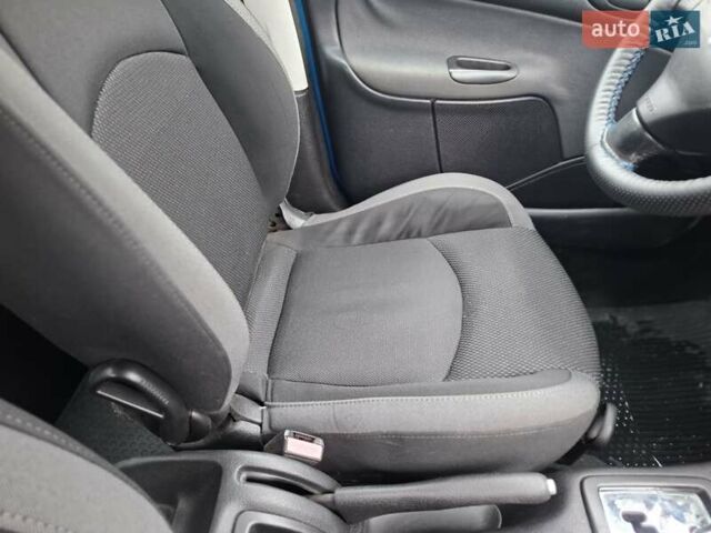 Синий Пежо 206, объемом двигателя 1.36 л и пробегом 153 тыс. км за 4400 $, фото 13 на Automoto.ua