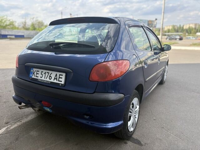 Синій Пежо 206, об'ємом двигуна 1.4 л та пробігом 200 тис. км за 3450 $, фото 5 на Automoto.ua