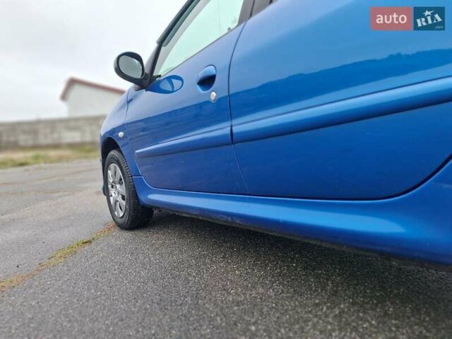 Синий Пежо 206, объемом двигателя 1.36 л и пробегом 153 тыс. км за 4400 $, фото 14 на Automoto.ua