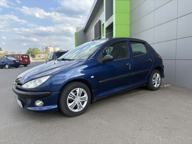 Синий Пежо 206, объемом двигателя 1.4 л и пробегом 200 тыс. км за 3450 $, фото 3 на Automoto.ua