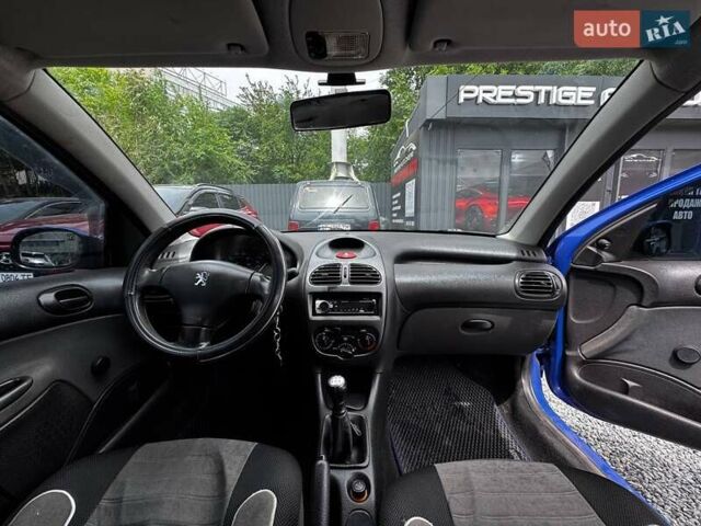 Синий Пежо 206, объемом двигателя 1.4 л и пробегом 247 тыс. км за 3450 $, фото 9 на Automoto.ua
