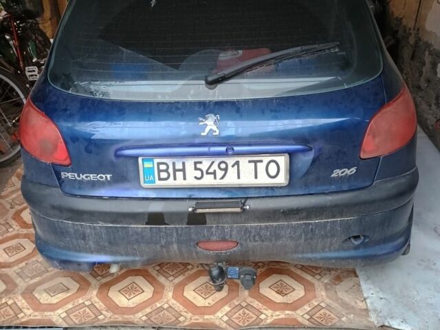 Синий Пежо 206, объемом двигателя 1.4 л и пробегом 290 тыс. км за 1600 $, фото 3 на Automoto.ua