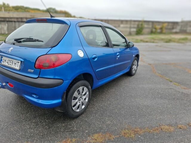 Синий Пежо 206, объемом двигателя 1.4 л и пробегом 153 тыс. км за 4350 $, фото 1 на Automoto.ua