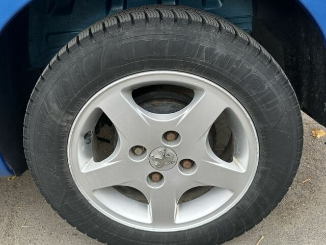 Синий Пежо 206, объемом двигателя 1.4 л и пробегом 193 тыс. км за 3500 $, фото 3 на Automoto.ua