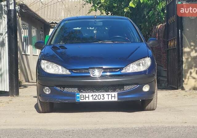 Синій Пежо 206, об'ємом двигуна 1.4 л та пробігом 280 тис. км за 2999 $, фото 5 на Automoto.ua