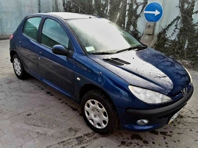 Синій Пежо 206, об'ємом двигуна 1.4 л та пробігом 317 тис. км за 2000 $, фото 3 на Automoto.ua
