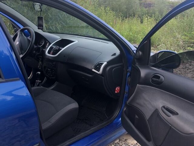 Синий Пежо 206, объемом двигателя 1.4 л и пробегом 2 тыс. км за 3999 $, фото 5 на Automoto.ua