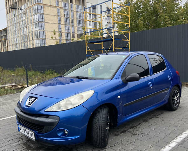 Синий Пежо 206, объемом двигателя 1.36 л и пробегом 197 тыс. км за 3800 $, фото 1 на Automoto.ua