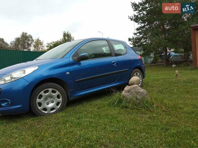 Синій Пежо 206, об'ємом двигуна 1.4 л та пробігом 200 тис. км за 4200 $, фото 5 на Automoto.ua