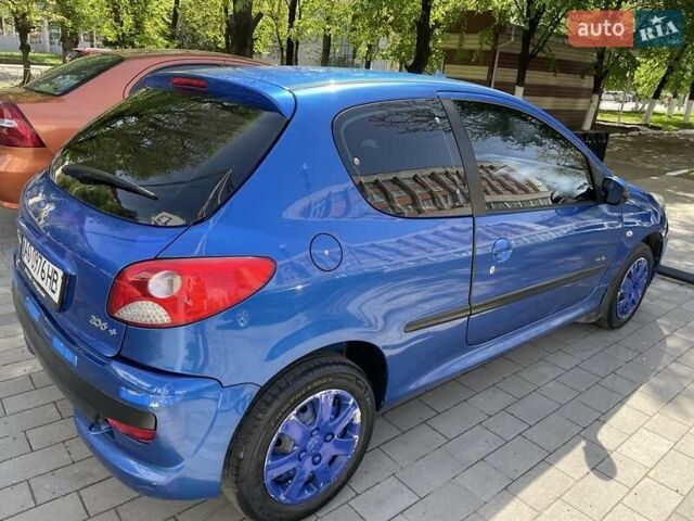 Синій Пежо 206, об'ємом двигуна 1.1 л та пробігом 159 тис. км за 4400 $, фото 6 на Automoto.ua