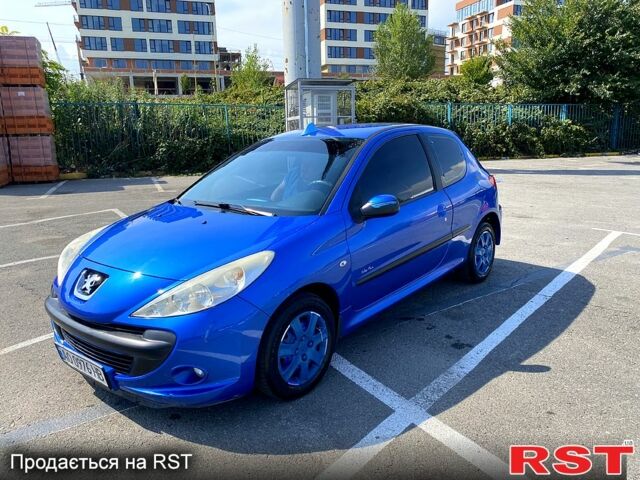 Синий Пежо 206, объемом двигателя 1.1 л и пробегом 165 тыс. км за 4300 $, фото 2 на Automoto.ua