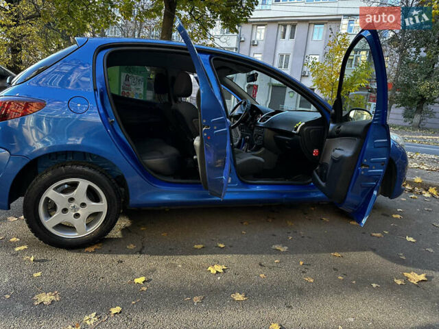 Синій Пежо 206, об'ємом двигуна 1.12 л та пробігом 178 тис. км за 4400 $, фото 6 на Automoto.ua